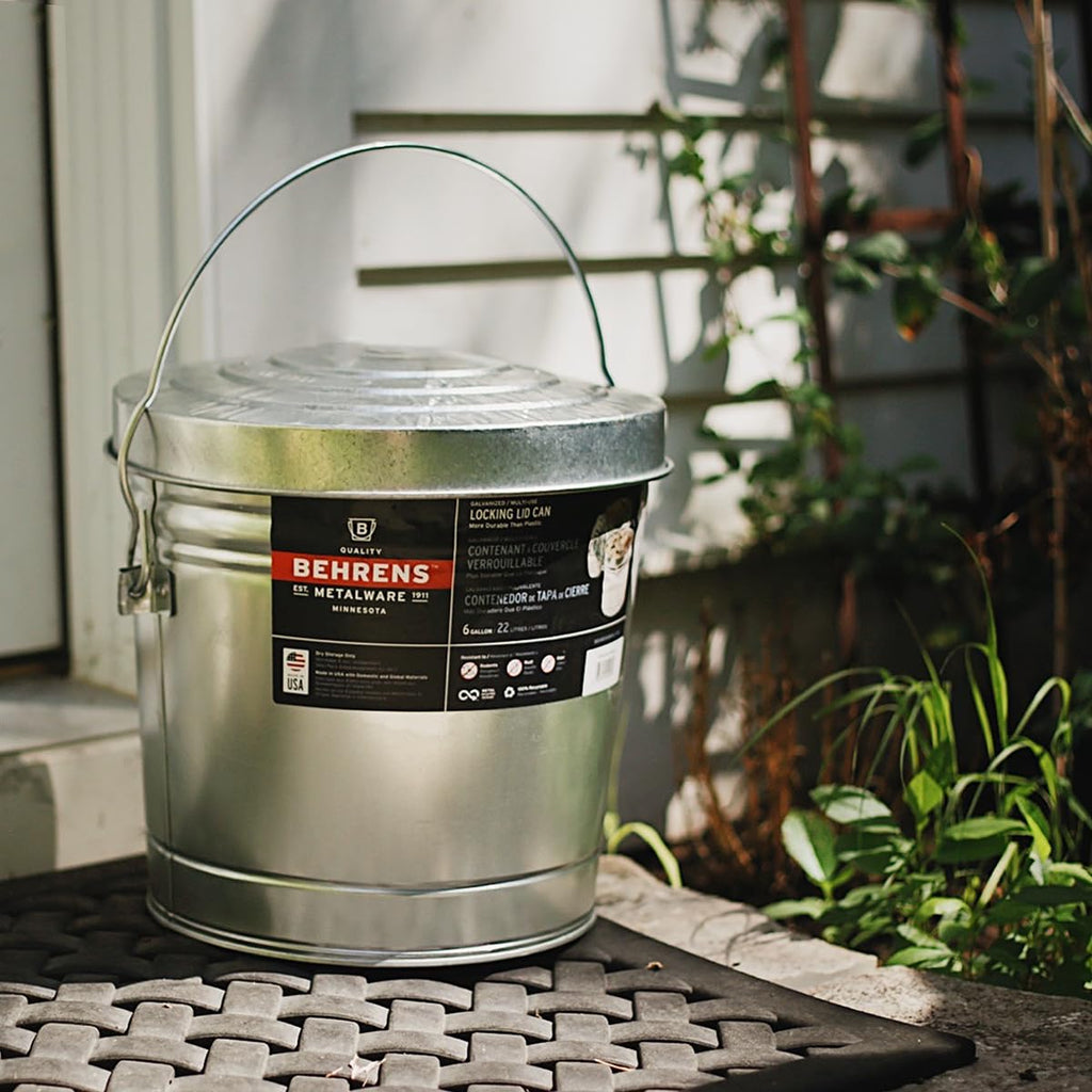 6 Gallon Rust Proof Galvanized Steel Locking Lid Trash Can F943