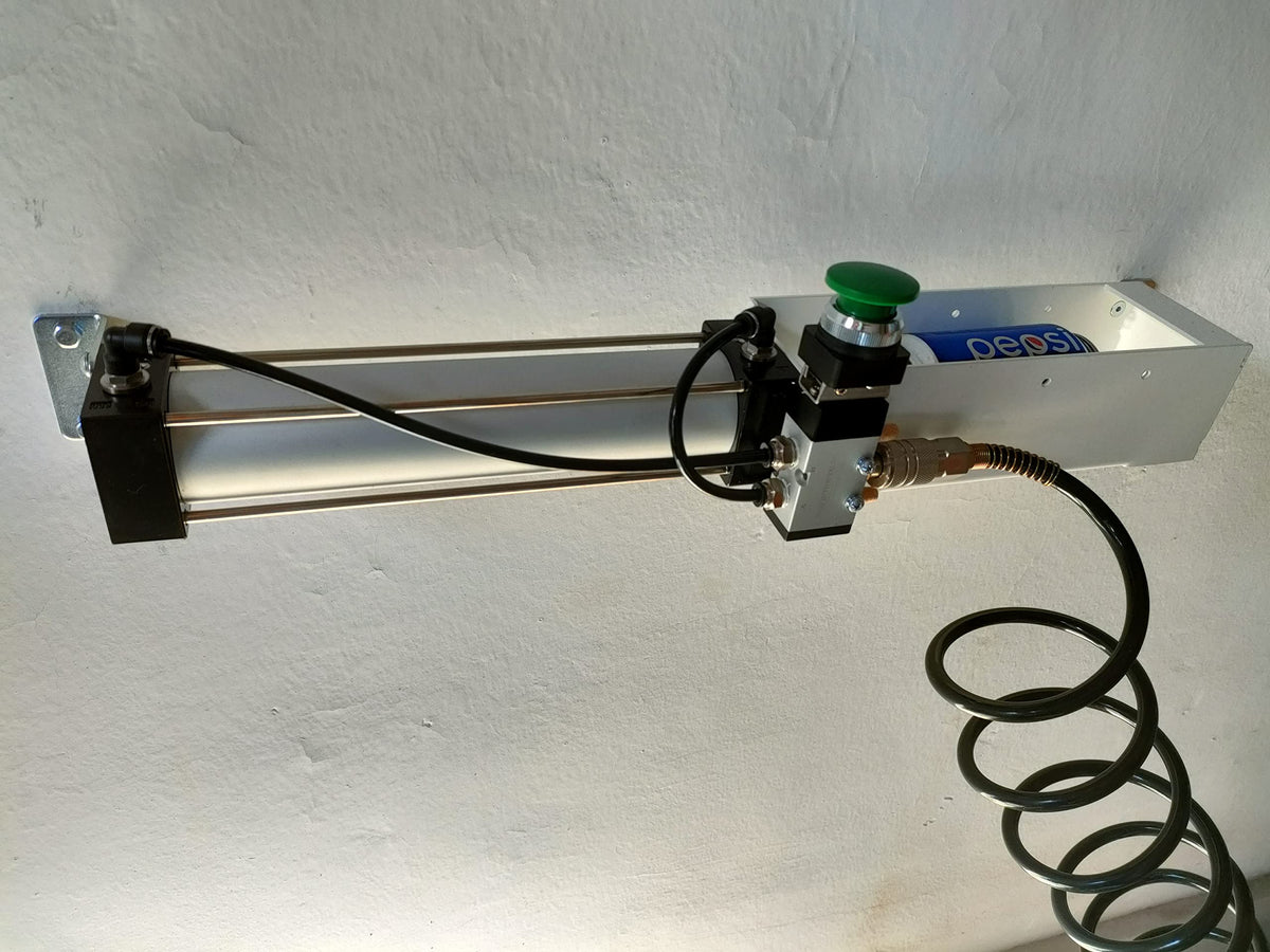 Wall Mounted Can Crusher With Pneumatic Cylinder J731336
